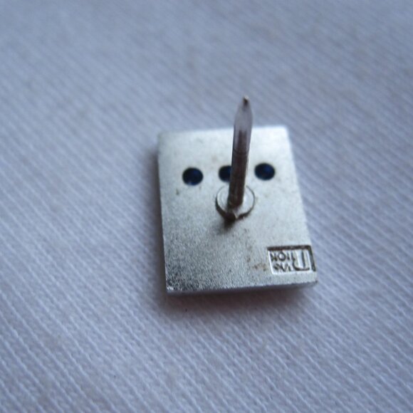 1/10th 10K Gold General Motors Blue Gem Stone 3 Year Service Award Pin - Picture 2 of 4